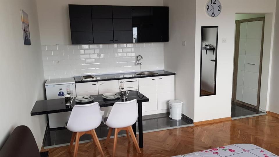Central View Apartment Szkopje Kültér fotó